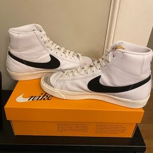 Nike Blazer Mid ‘77 Vintage White/Black 8.5M/10W